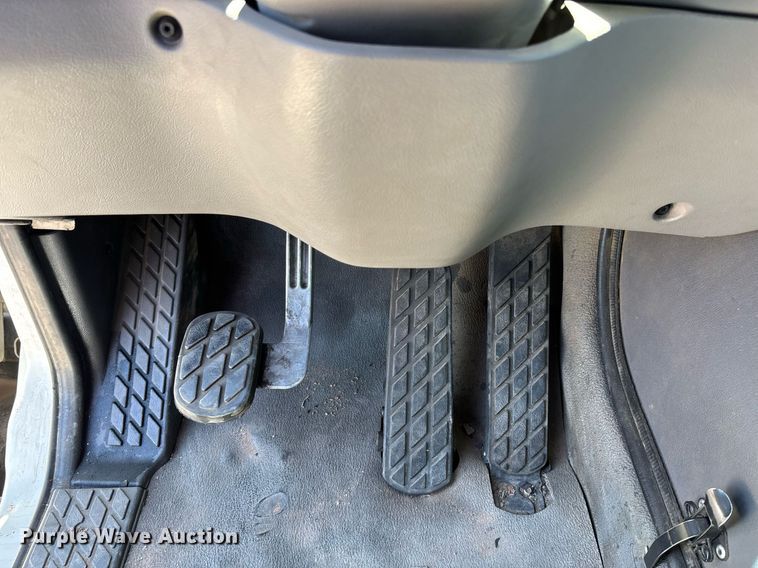 image for item DH8655 1997 Ford LT9501 semi truck