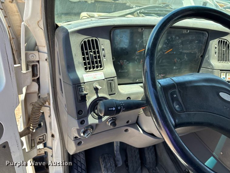 image for item DH8655 1997 Ford LT9501 semi truck