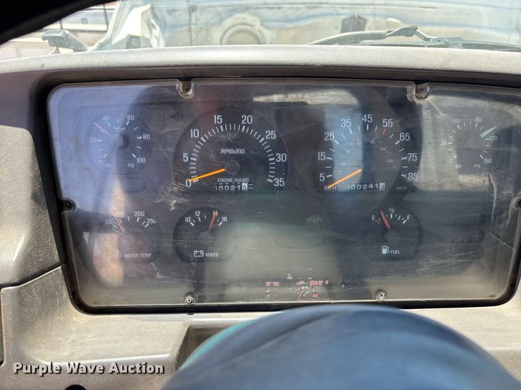 image for item DH8655 1997 Ford LT9501 semi truck