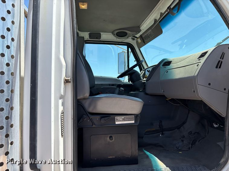 image for item DH8655 1997 Ford LT9501 semi truck