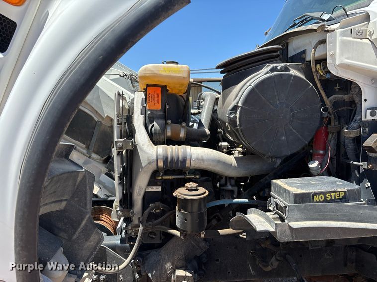 image for item DH8655 1997 Ford LT9501 semi truck