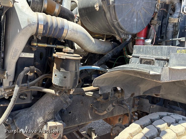 image for item DH8655 1997 Ford LT9501 semi truck