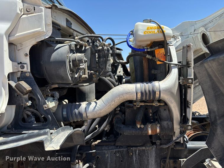 image for item DH8655 1997 Ford LT9501 semi truck