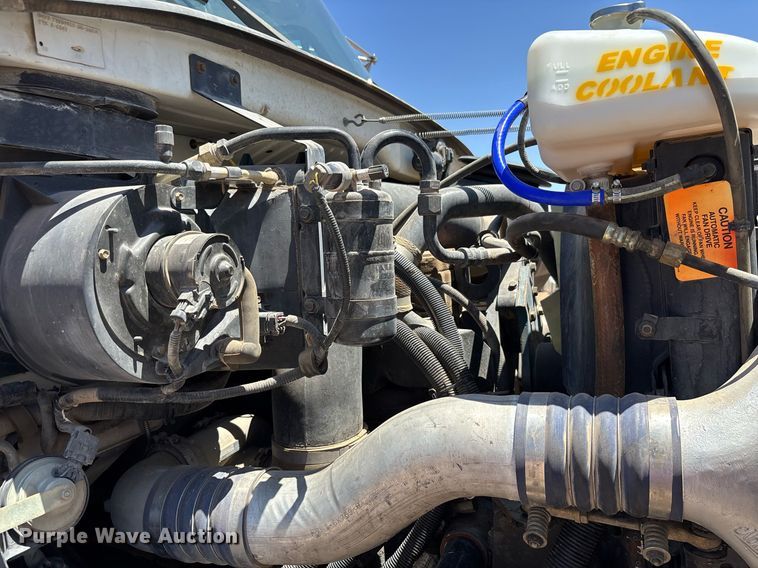 image for item DH8655 1997 Ford LT9501 semi truck