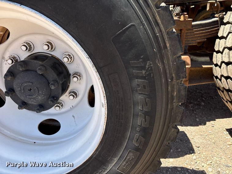 image for item DH8655 1997 Ford LT9501 semi truck