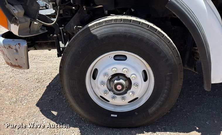 image for item DH8655 1997 Ford LT9501 semi truck