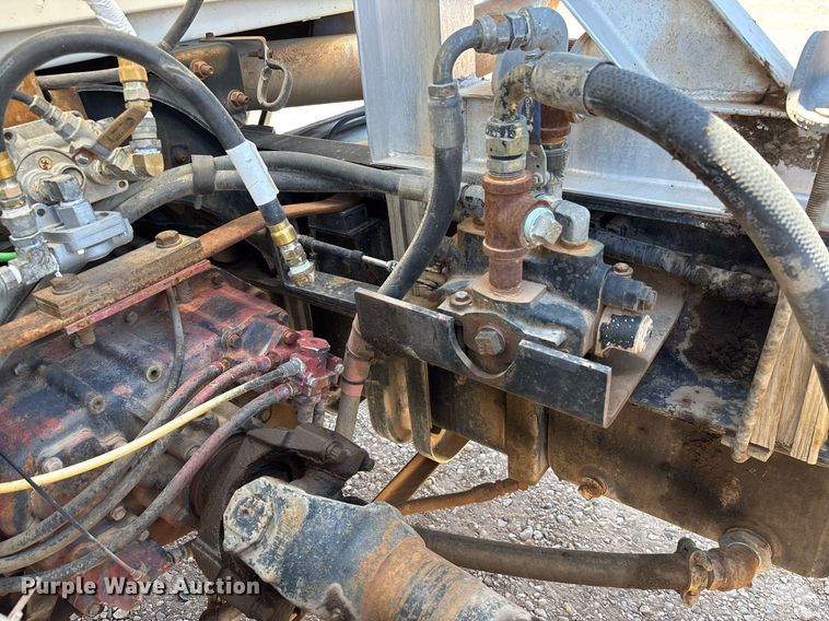 image for item DH8655 1997 Ford LT9501 semi truck