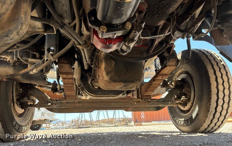 image for item DH8655 1997 Ford LT9501 semi truck