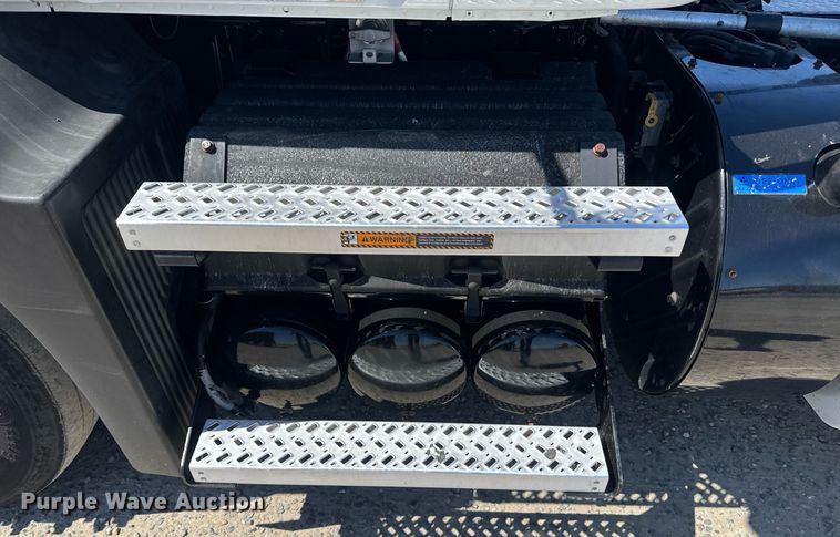 image for item DH8662 2020 Mack Anthem AN64T semi truck