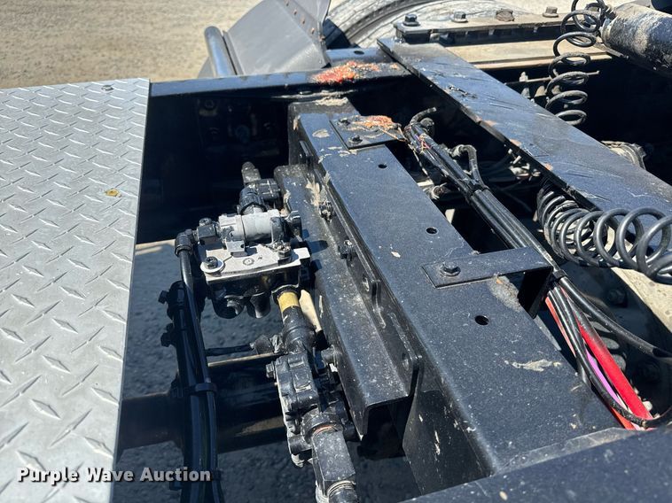 image for item DH8662 2020 Mack Anthem AN64T semi truck