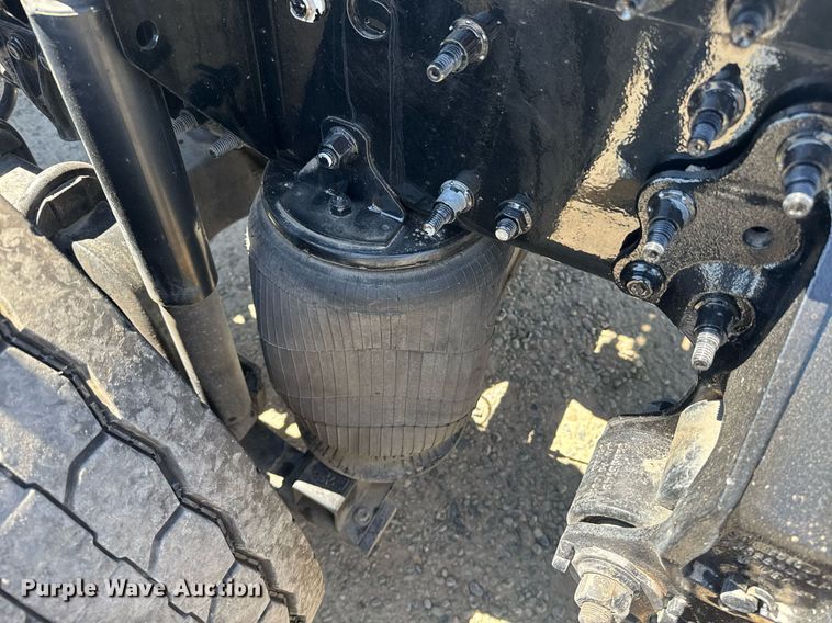 image for item DH8662 2020 Mack Anthem AN64T semi truck