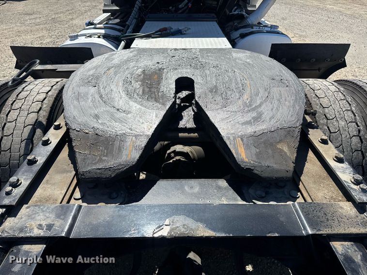 image for item DH8662 2020 Mack Anthem AN64T semi truck