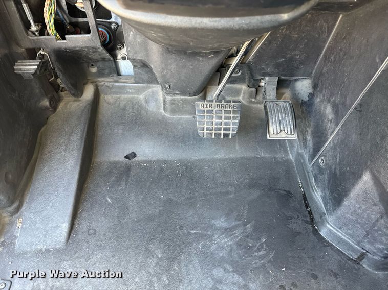 image for item DH8662 2020 Mack Anthem AN64T semi truck