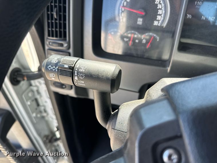 image for item DH8662 2020 Mack Anthem AN64T semi truck