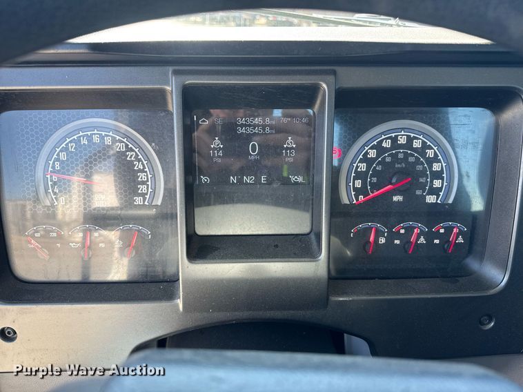 image for item DH8662 2020 Mack Anthem AN64T semi truck