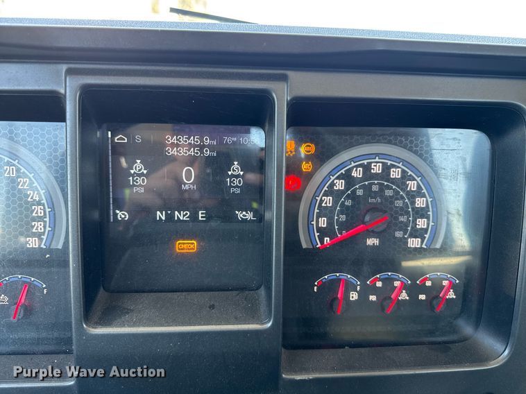 image for item DH8662 2020 Mack Anthem AN64T semi truck