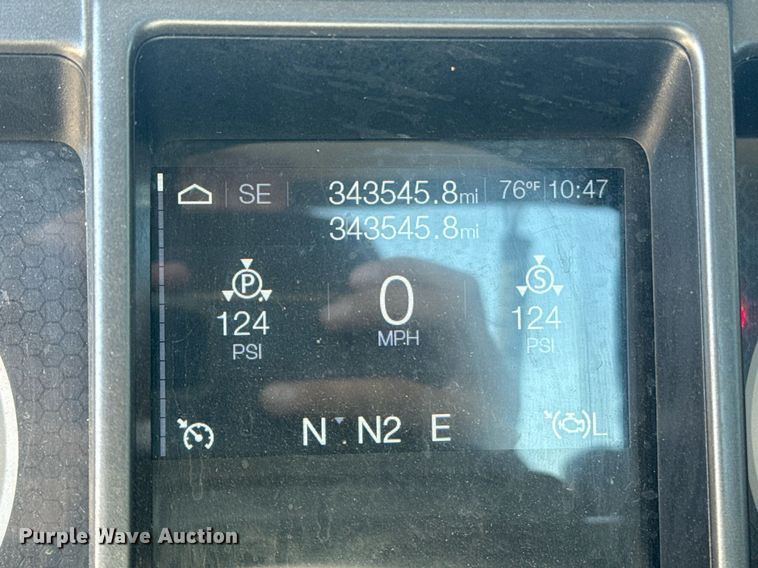 image for item DH8662 2020 Mack Anthem AN64T semi truck