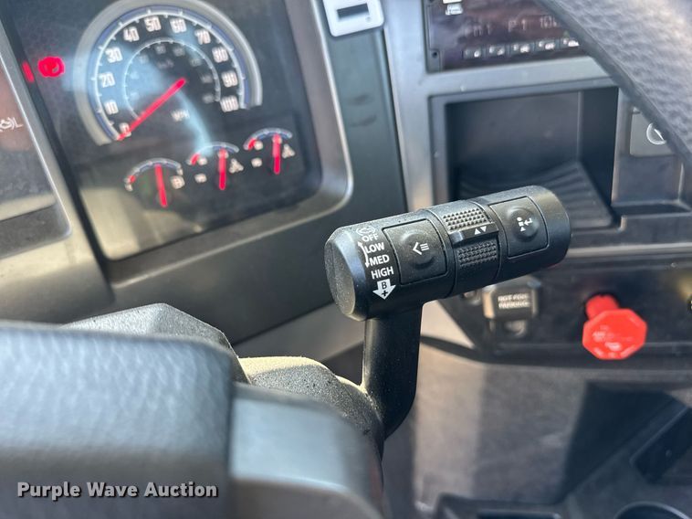 image for item DH8662 2020 Mack Anthem AN64T semi truck