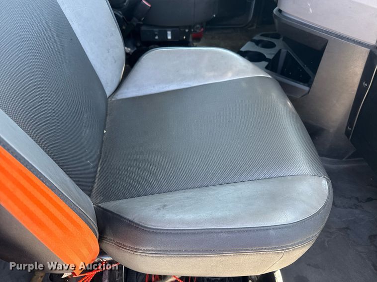 image for item DH8662 2020 Mack Anthem AN64T semi truck