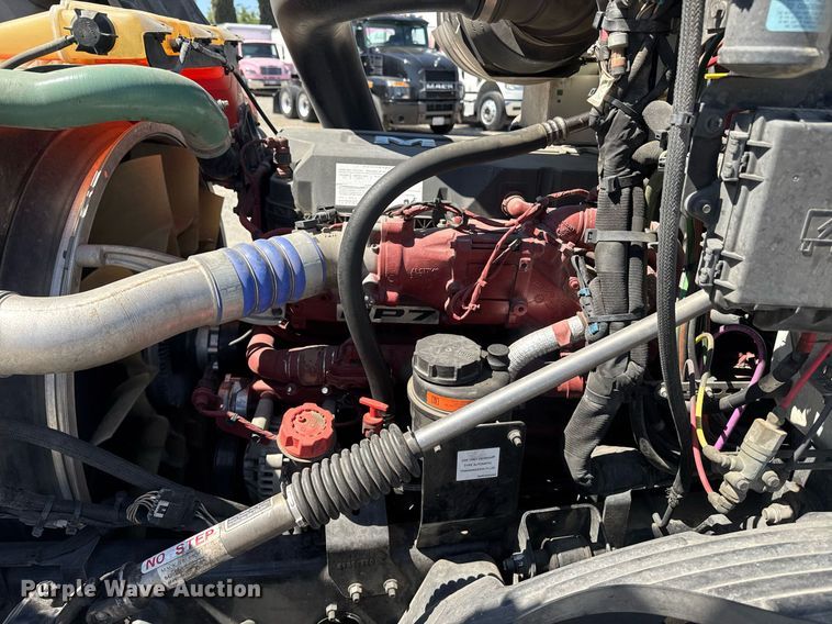 image for item DH8662 2020 Mack Anthem AN64T semi truck