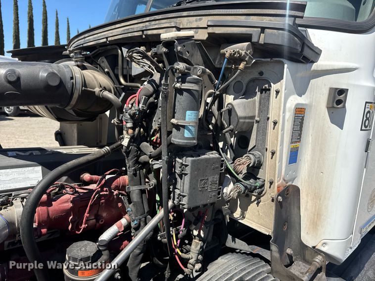 image for item DH8662 2020 Mack Anthem AN64T semi truck