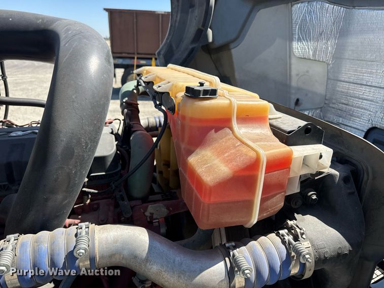 image for item DH8662 2020 Mack Anthem AN64T semi truck