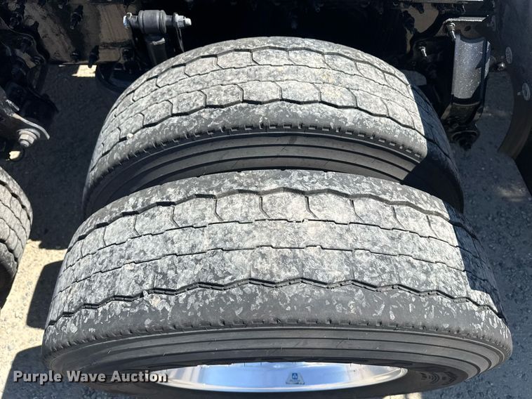 image for item DH8662 2020 Mack Anthem AN64T semi truck