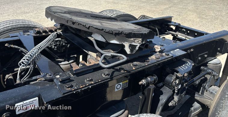 image for item DH8663 2018 Kenworth T880 semi truck