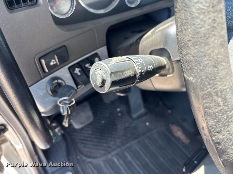 image for item DH8663 2018 Kenworth T880 semi truck