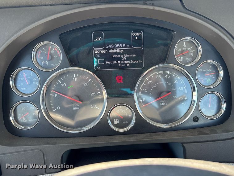 image for item DH8663 2018 Kenworth T880 semi truck