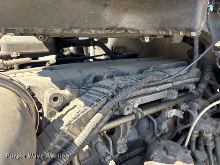 image for item DH8663 2018 Kenworth T880 semi truck