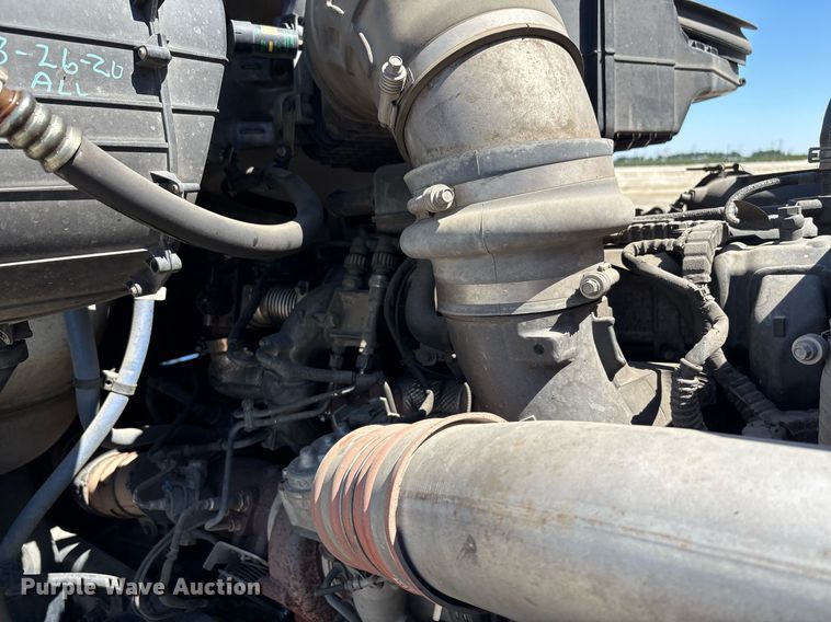 image for item DH8663 2018 Kenworth T880 semi truck