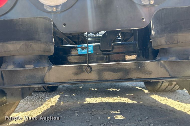 image for item DH8663 2018 Kenworth T880 semi truck