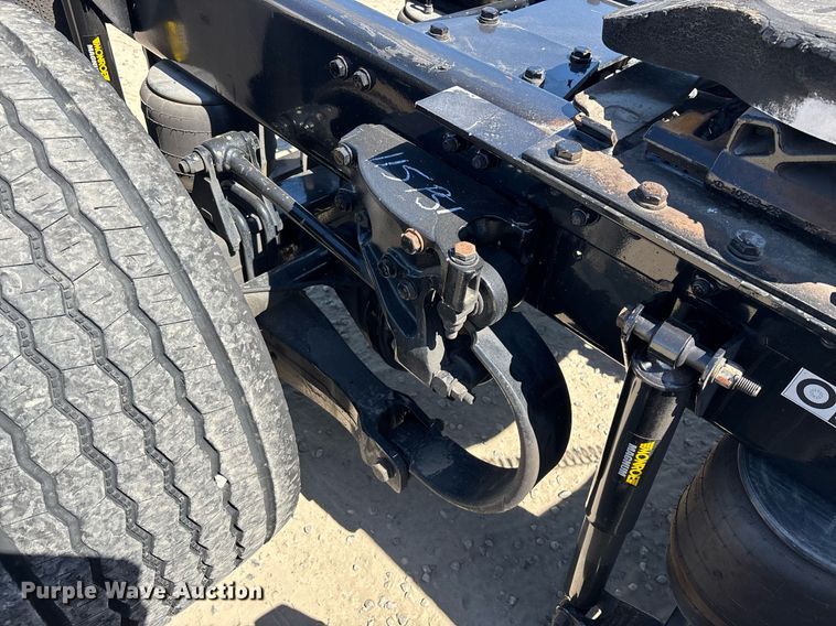 image for item DH8663 2018 Kenworth T880 semi truck