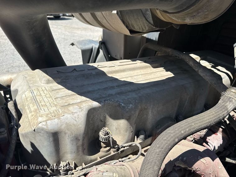 image for item DH8664 2017 Mack CXU613 semi truck