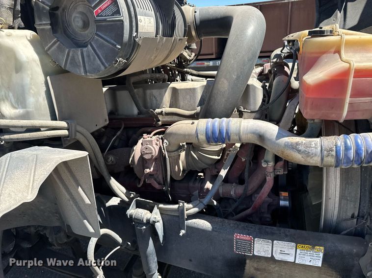 image for item DH8664 2017 Mack CXU613 semi truck