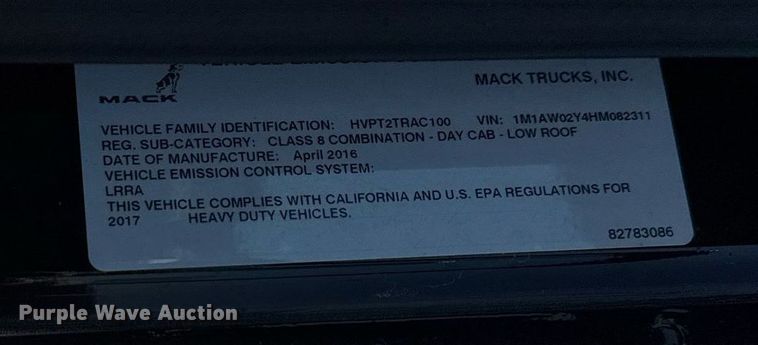 image for item DH8664 2017 Mack CXU613 semi truck