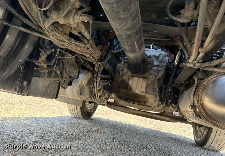 image for item DH8665 2018 Mack CXU613 semi truck