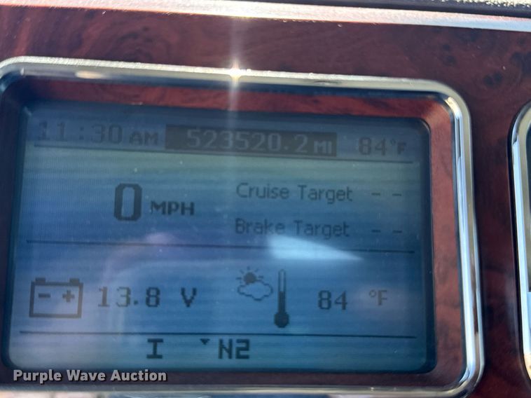 image for item DH8665 2018 Mack CXU613 semi truck