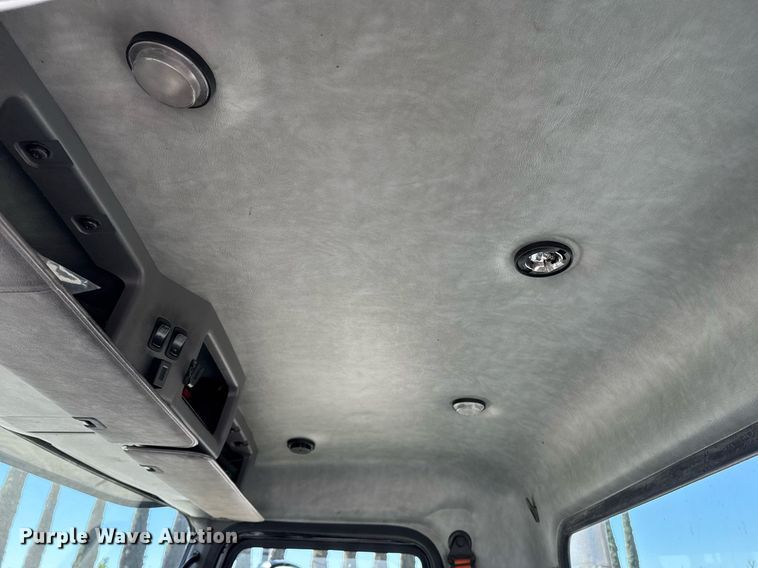 image for item DH8665 2018 Mack CXU613 semi truck