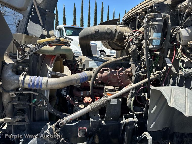 image for item DH8665 2018 Mack CXU613 semi truck