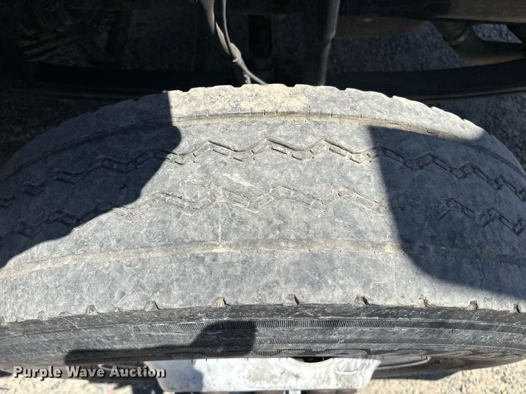 image for item DH8665 2018 Mack CXU613 semi truck