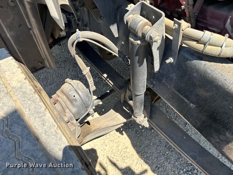 image for item DH8665 2018 Mack CXU613 semi truck