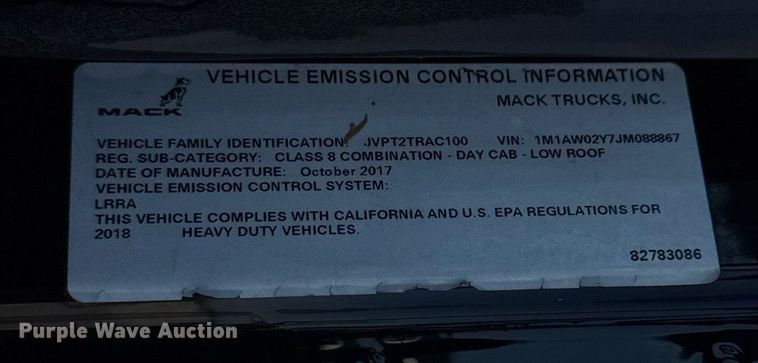 image for item DH8665 2018 Mack CXU613 semi truck