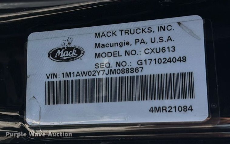 image for item DH8665 2018 Mack CXU613 semi truck