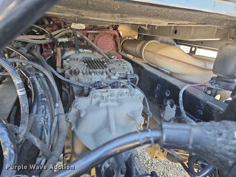 image for item DH8666 2017 Mack CXU613 semi truck