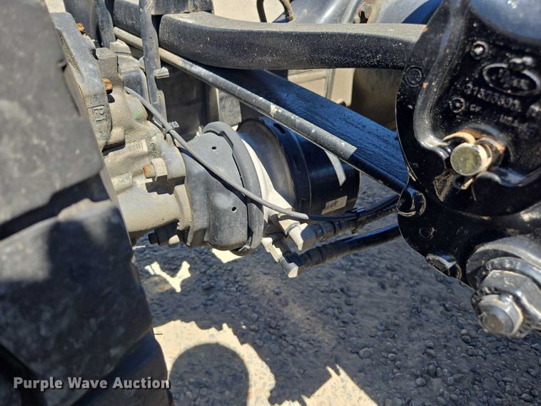 image for item DH8666 2017 Mack CXU613 semi truck