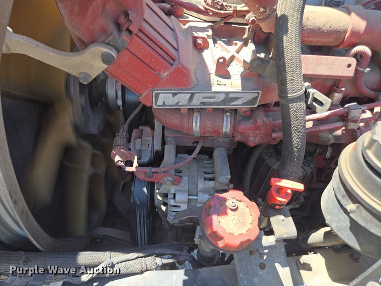 image for item DH8666 2017 Mack CXU613 semi truck