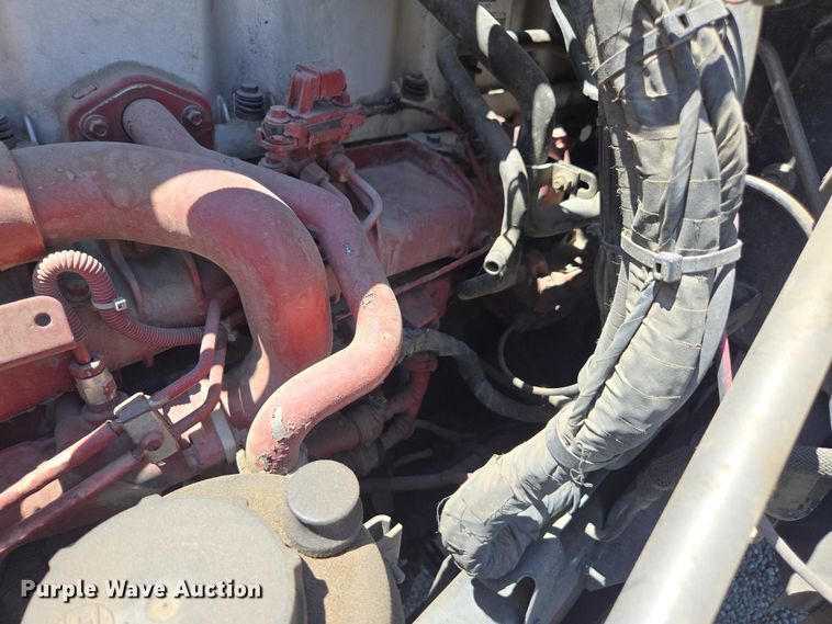 image for item DH8666 2017 Mack CXU613 semi truck