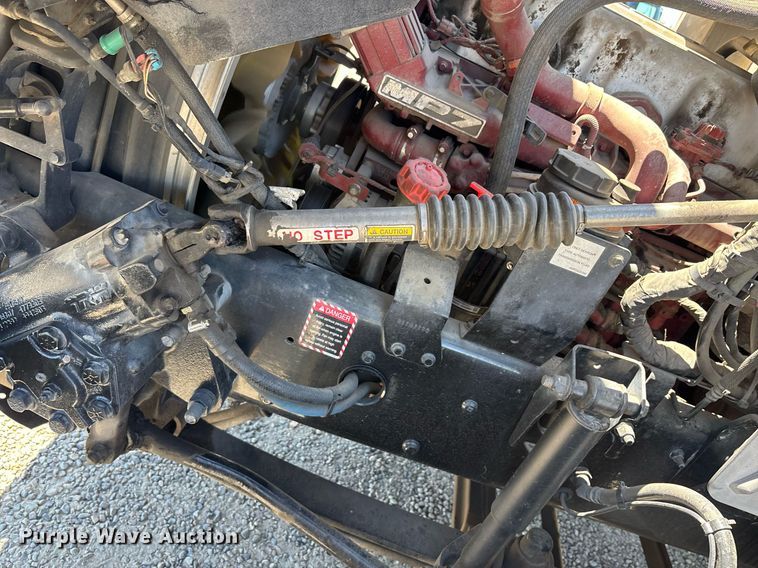 image for item DH8667 2017 Mack CXU613 semi truck